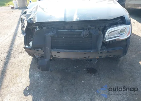 2013 Chrysler 300C Awd z USA, uszkodzony, nr VIN 2C3CCAKT5DH505796